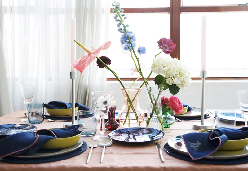 Rent the table setting Futureware with Host the Event nationwide delivery