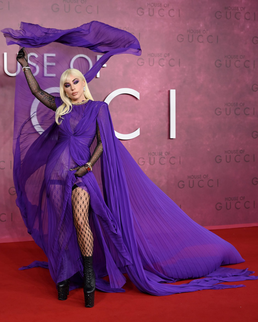 Veri Peri pantone 2022_Lady Gaga
