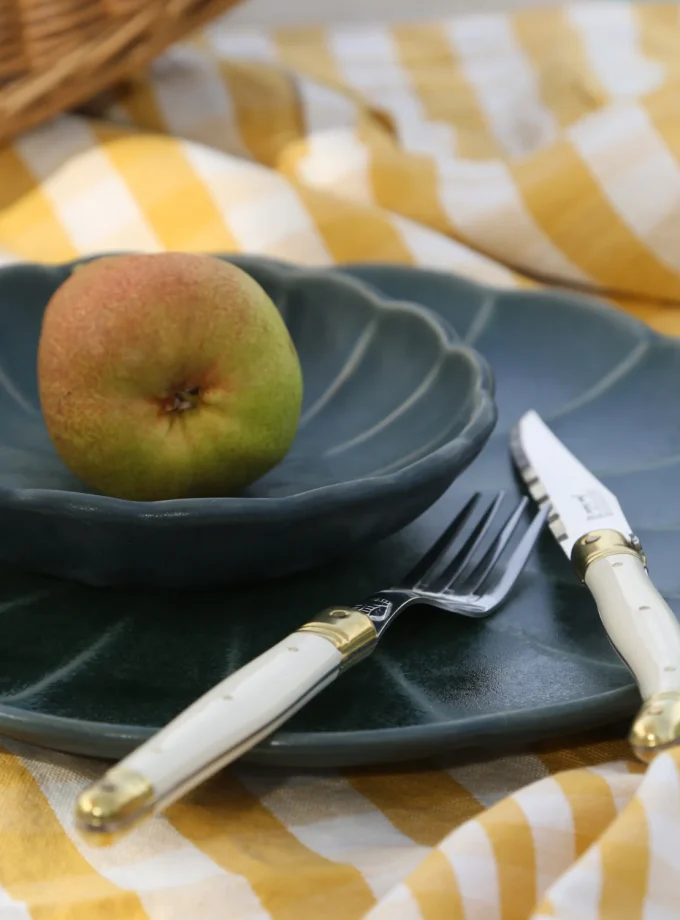 Hire green dinner plate and green bowl_Host the Event_rent table decor in Cape Town